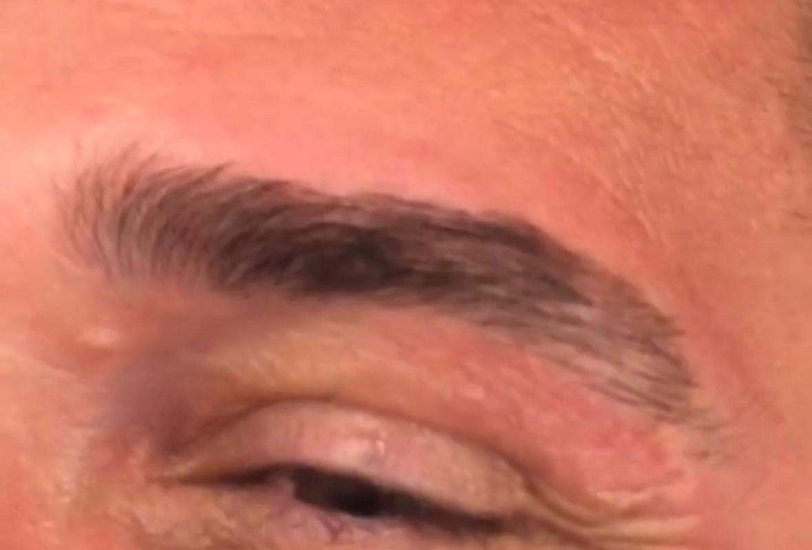 Résultat sourcil homme