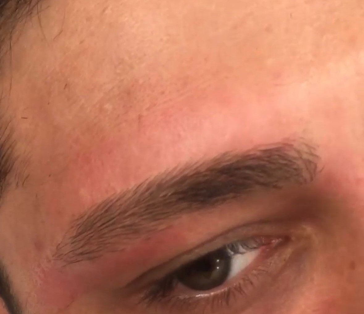 Résultat sourcil homme